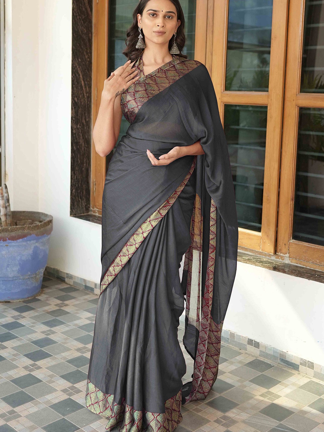 

KALINI Printed Saree, Black