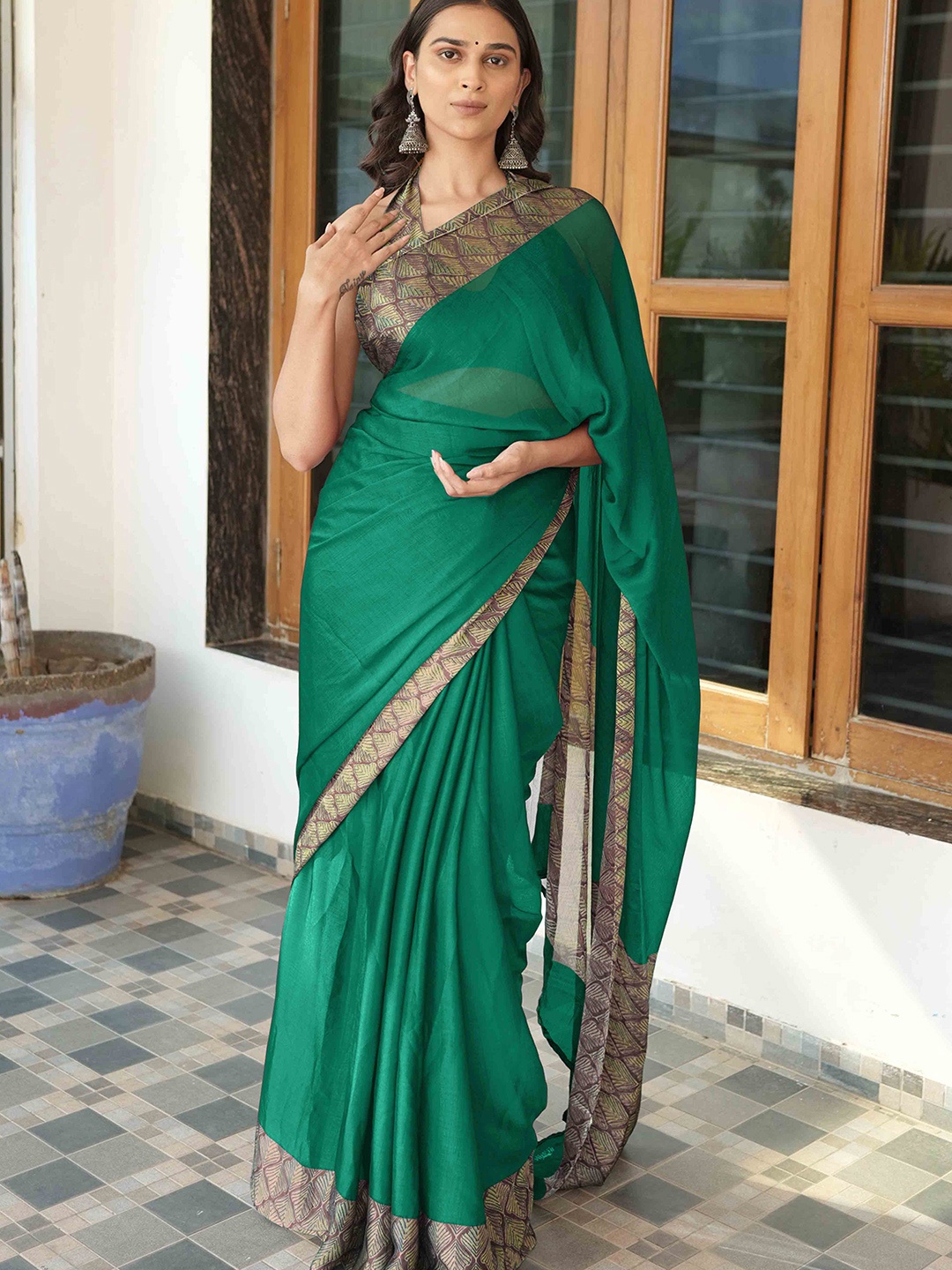 

KALINI Abstract Printed Saree, Green