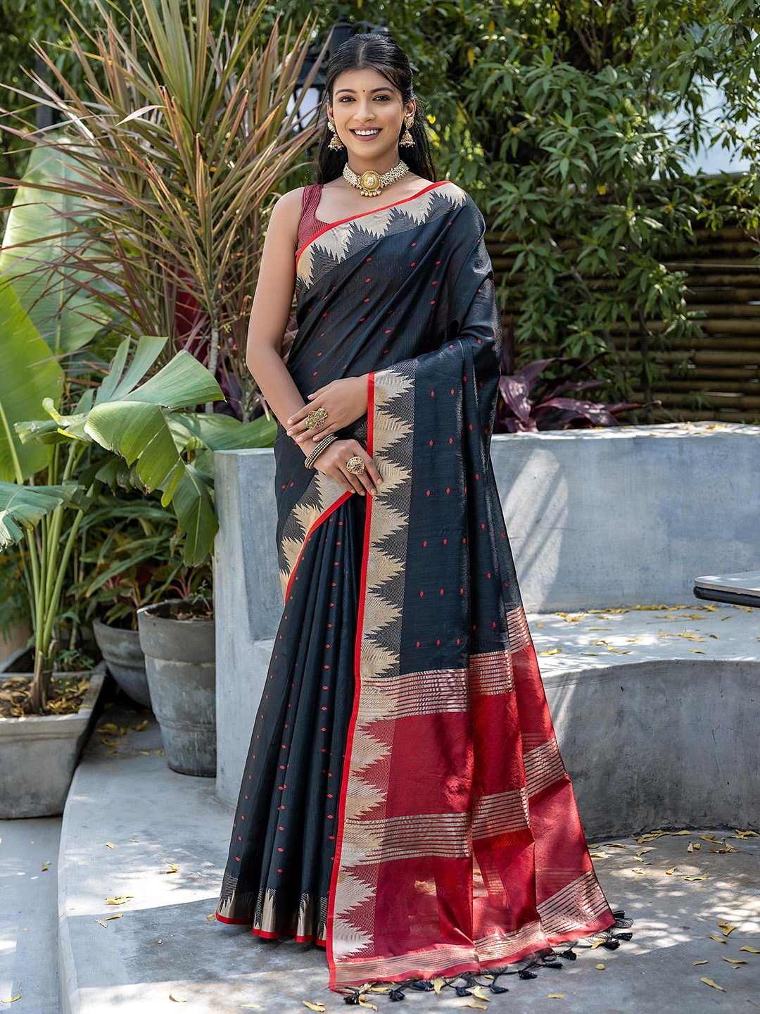 

Kandora Woven Design Pure Silk Tussar Saree, Black