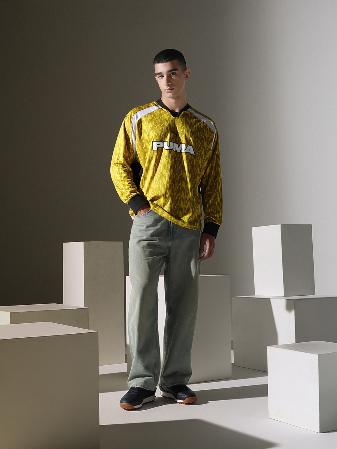 

Puma Unisex Football Nostalgia Relaxed Fit Long Sleeve Jersey, Yellow