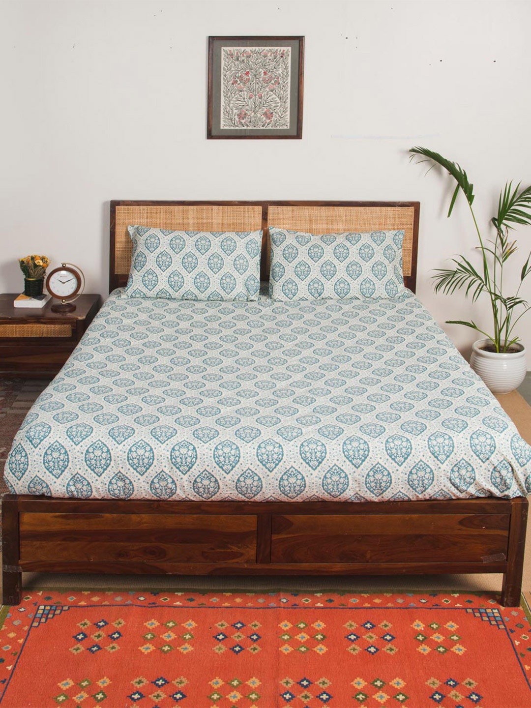 

Fabindia Blue & Beige Ethnic Motifs Cotton 120 TC King Bedsheet with 2 Pillow Covers