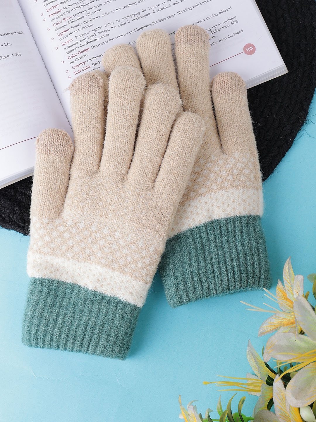 

ELLIS Unisex Patterned Acrylic Touchscreen Gloves, Cream
