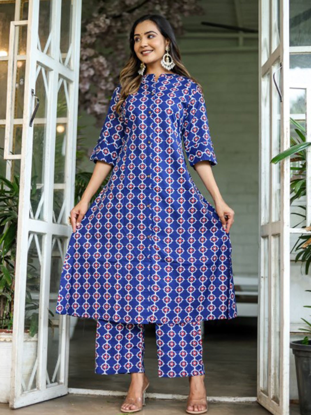 

Chandbaali Women Printed Regular Pure Cotton Kurta with Palazzos, Blue