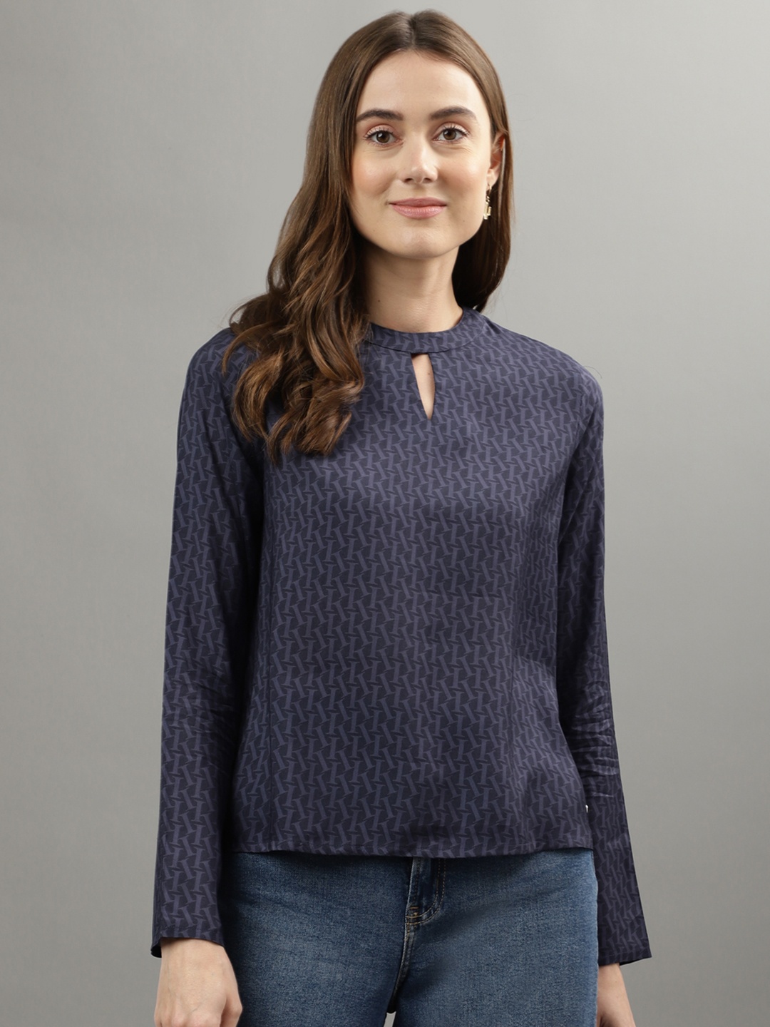 

Iconic Women Geometric Print Top, Navy blue