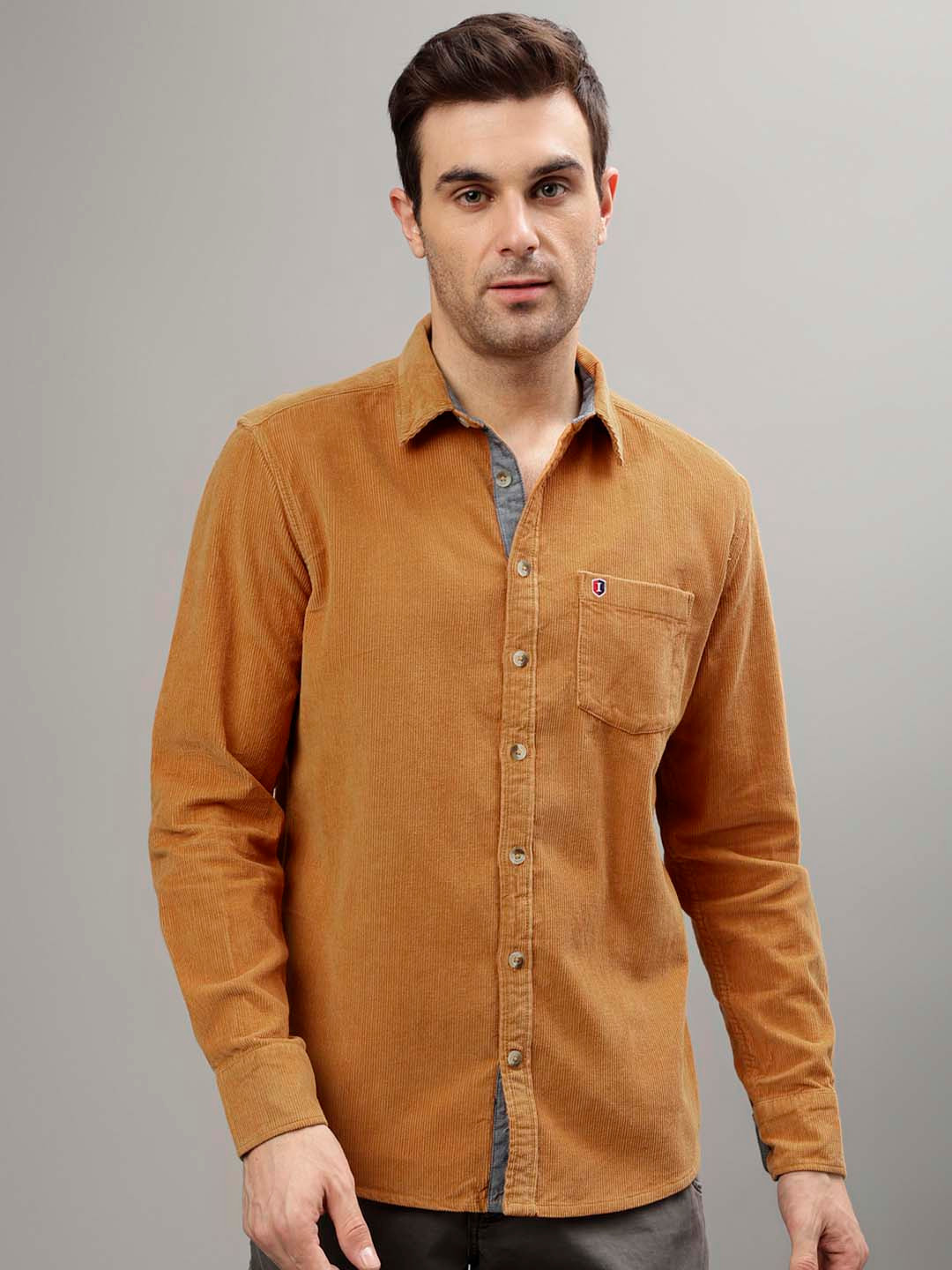 

Iconic Men Spread Collar Solid Cotton Casual Shirt, Brown