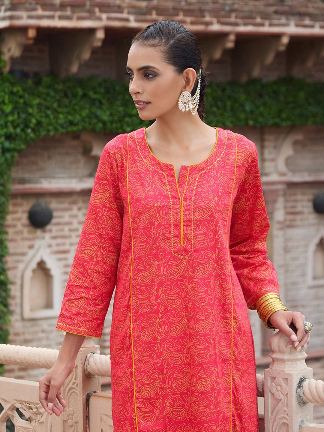 

House of Chikankari HOC Crafts Hand Embroidered Printed Kurta Set, Pink