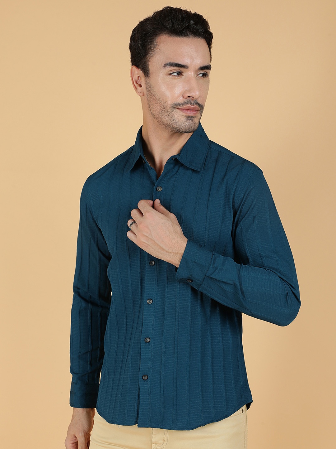 

Kotty Men Relaxed Spread Collar Textured Casual Shirt, Navy blue