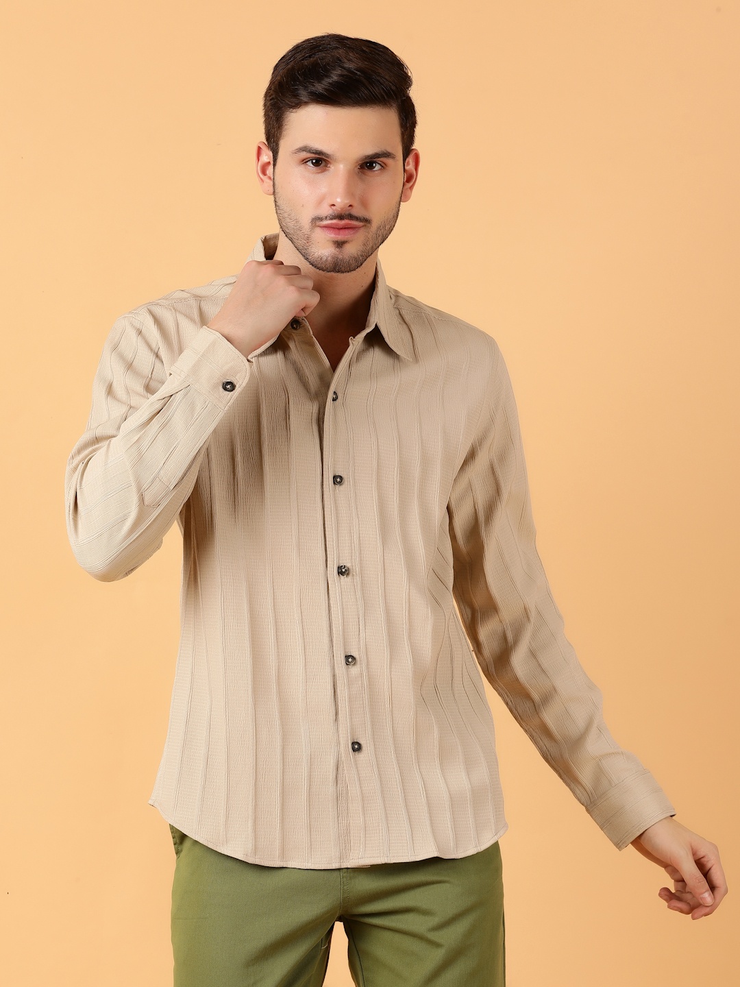 

Kotty Men Relaxed Spread Collar Textured Cotton Casual Shirt, Beige