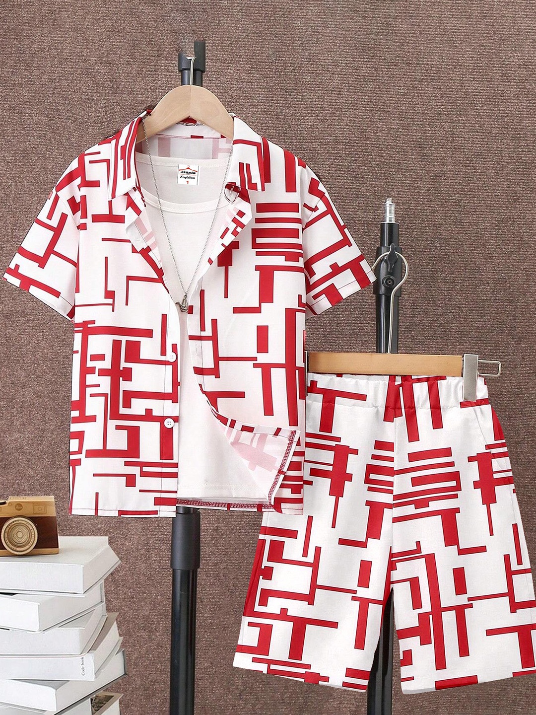 

Emblica Unisex Kids Printed Shirt with Shorts, Red