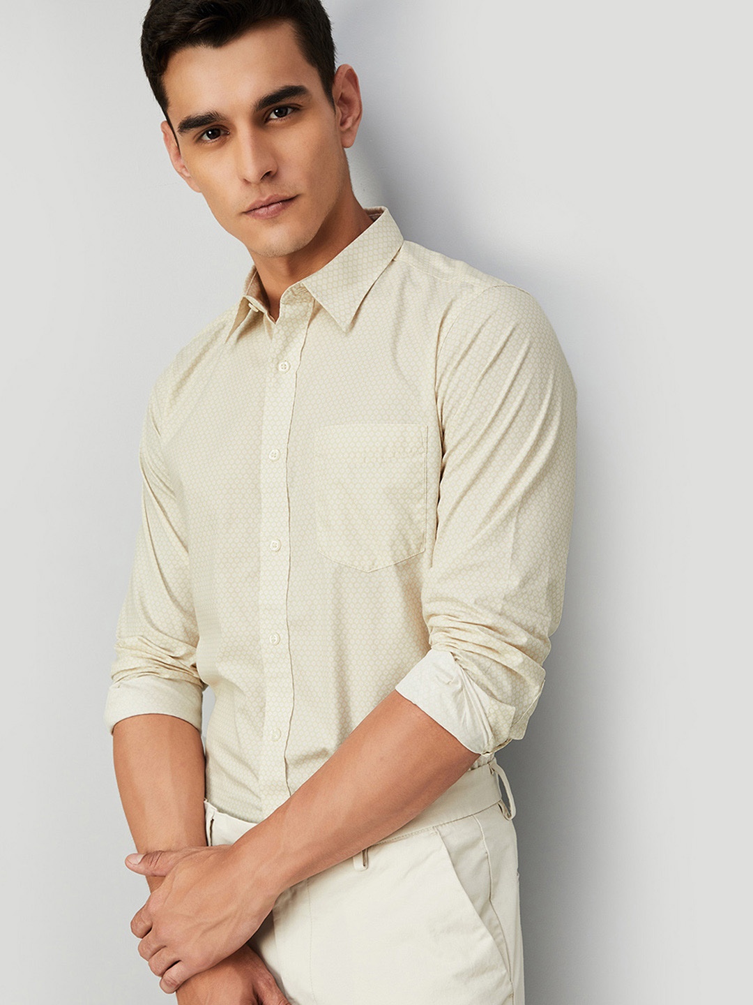 

max Men Spread Collar Solid Cotton Casual Shirt, Beige