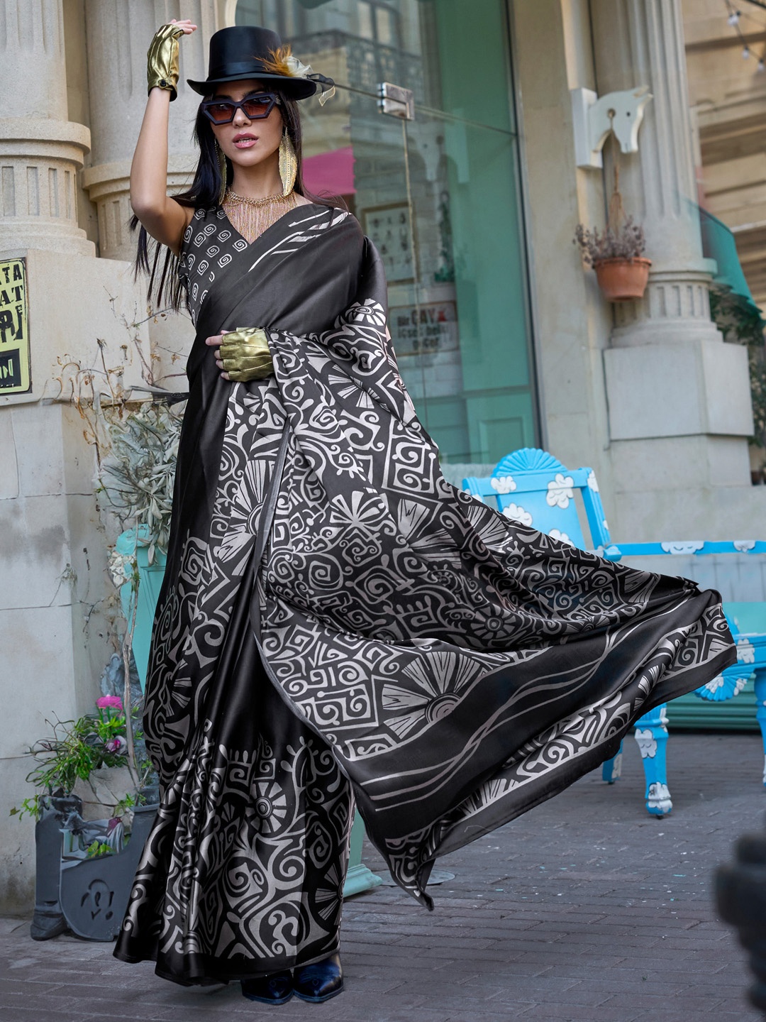 

Mitera Ethnic Motifs Block Print Saree, Black