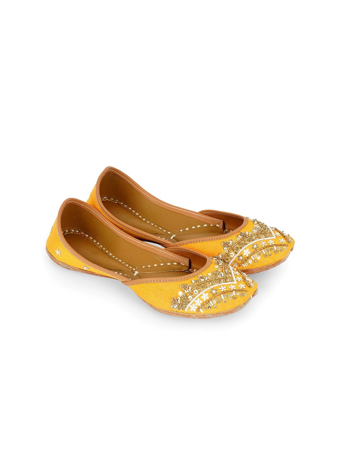 

JUTTIESMAKER Women Embellished Ethnic Mojaris Flats, Yellow