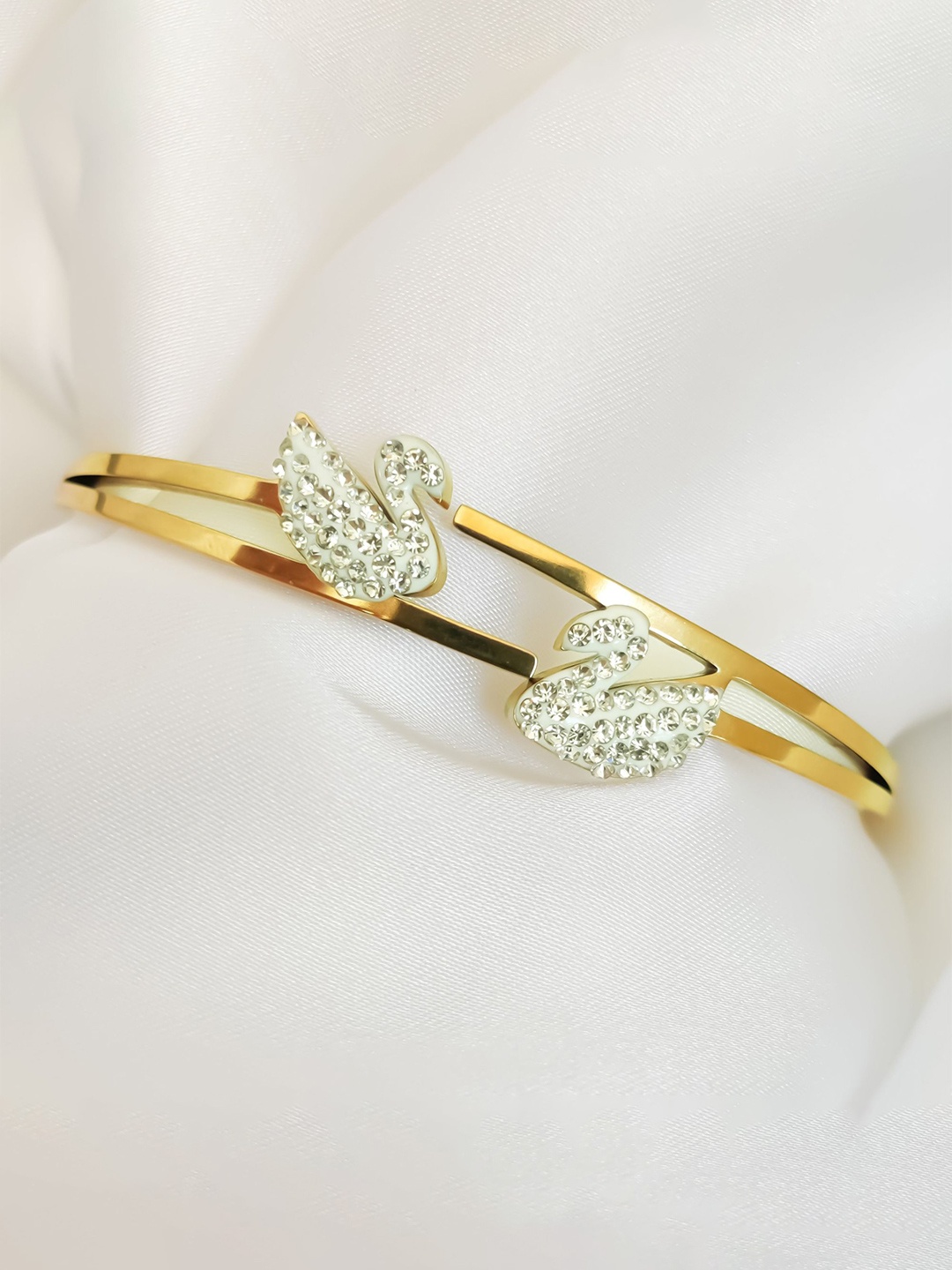 

MANSIYAORANGE Gold-Plated American Diamond Studded Anti-Tarnish Kada Bracelet