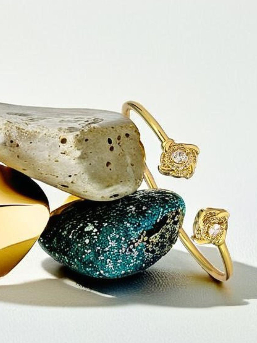 

MANSIYAORANGE Gold-Plated American Diamond Studded Anti-Tarnish Bangle-Style Bracelet