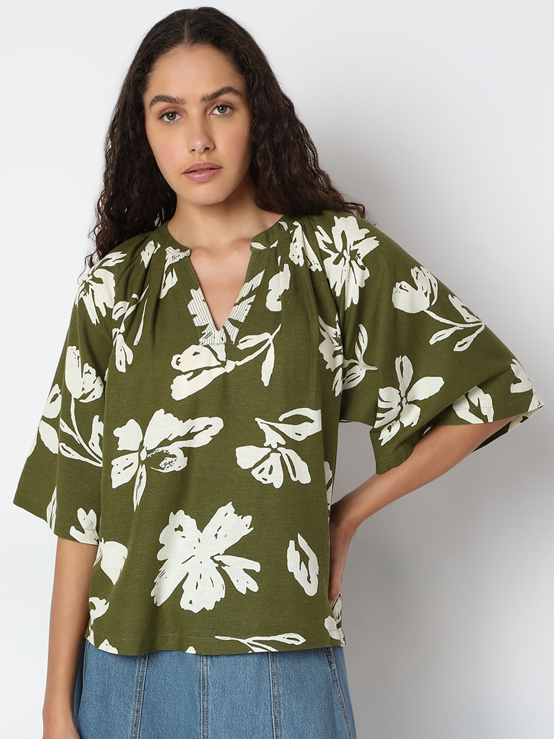

Vero Moda Women Floral Printed Mandarin Collar Top, Olive