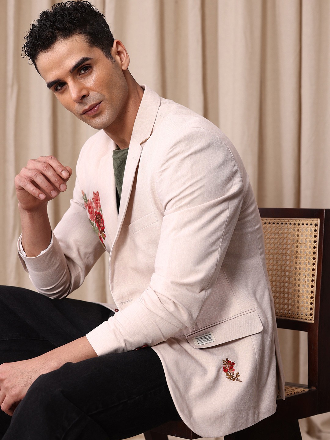

Mr. Bowerbird Floral Embroidered Notched Lapel Casual Blazer, Off white