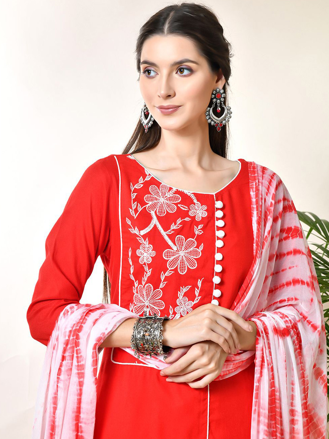 

DOISA Women Floral Embroidered Regular Kurta with Trousers Dupatta, Red