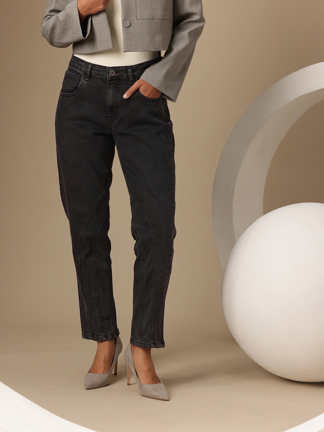 

Chemistry Women Mid-Rise Light Fade Regular Fit Stretchable Jeans, Charcoal