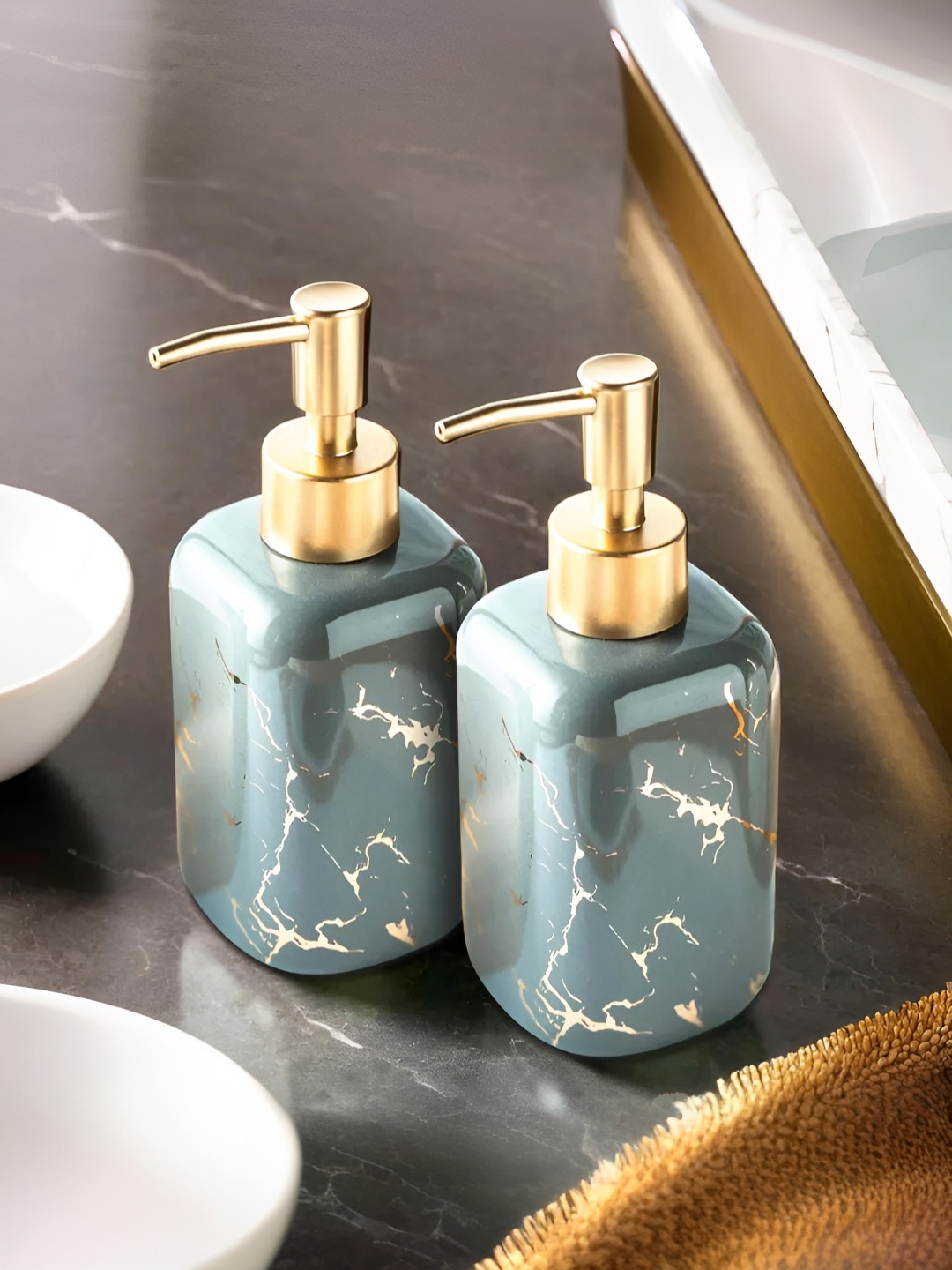 

UMAI Grey & Gold-Toned 2 Pieces Abstract Ceramic Soap Dispenser