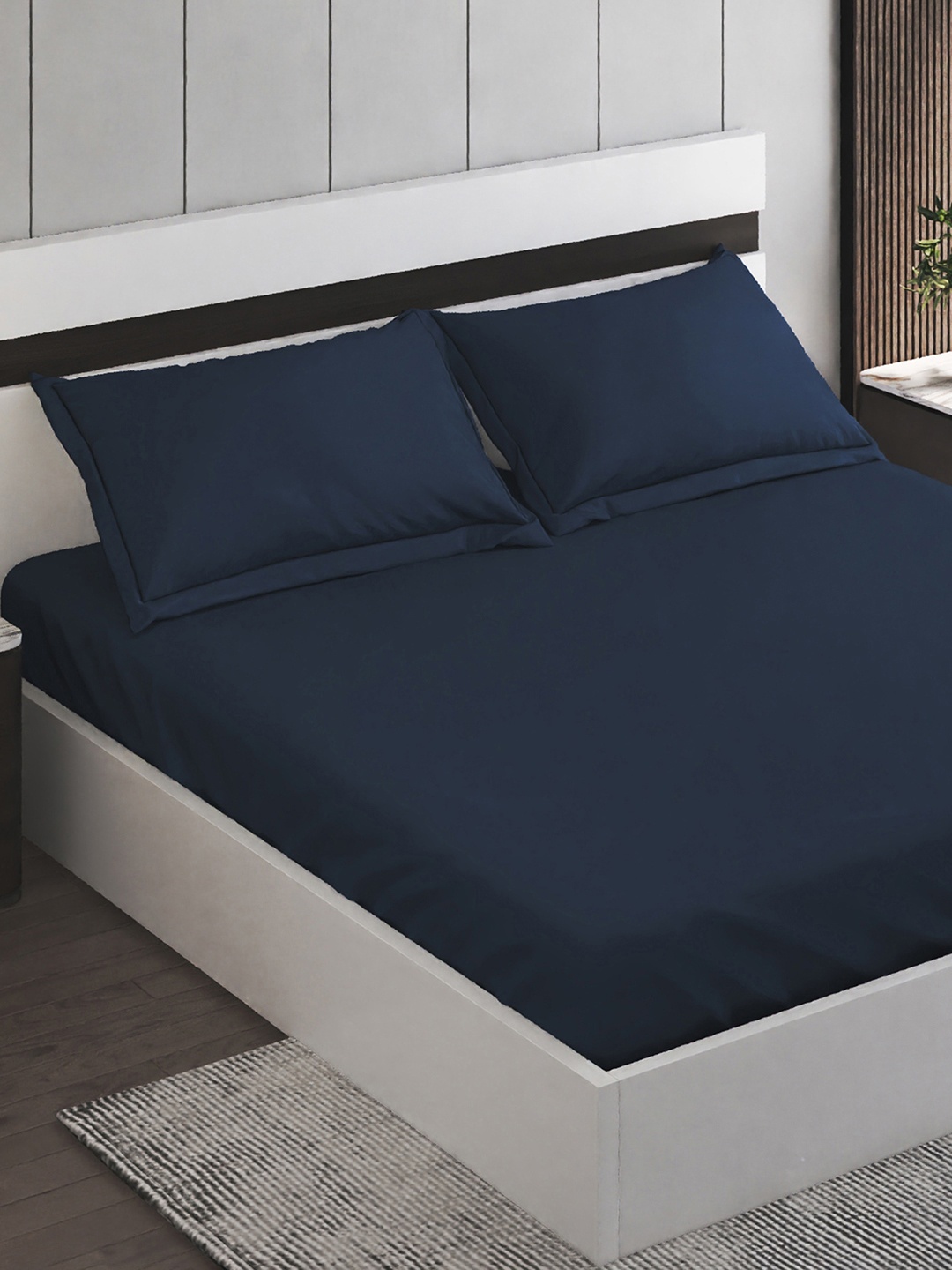 

Home Centre Blue Queen Bedsheet with 2 Pillow Covers