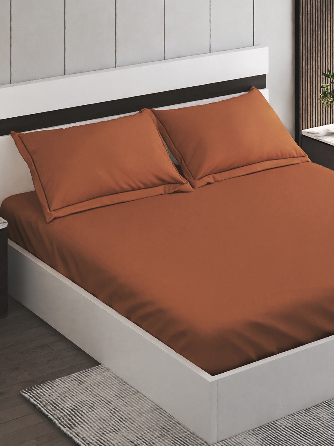 

Home Centre Brown Queen Bedsheet with 2 Pillow Covers