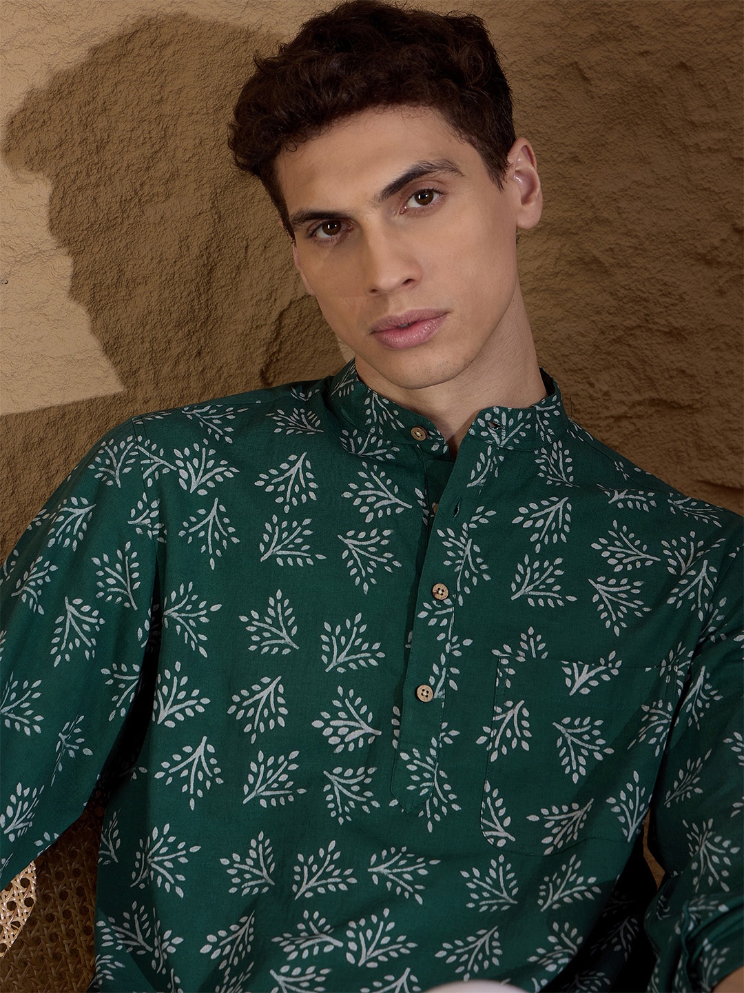 

DENNISON Ethnic Motifs Pure Cotton Band Collar Straight Kurta, Green