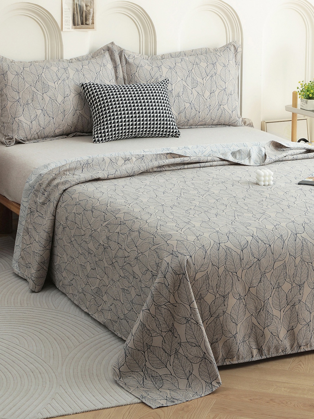 

Story@home Aviator Beige Floral Printed 240 TC Cotton King Bedsheet with 2 Pillow Covers