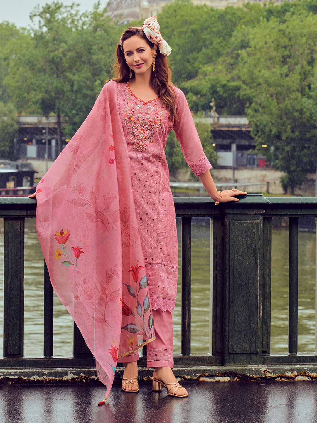 

MOJILAA Women Ethnic Motifs Embroidered Silk Kurta with Trousers & With Dupatta, Peach