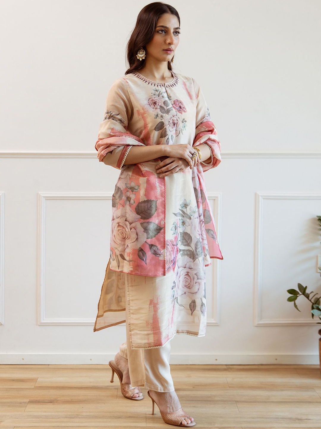 

Indo Era Women Floral Printed Regular Kurta with Trousers Dupatta, Off white