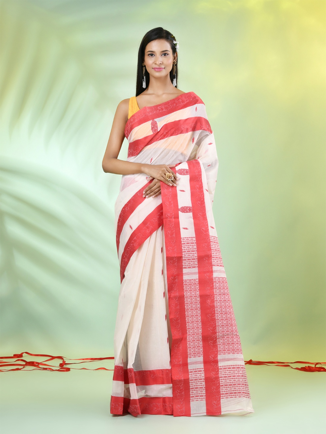 

Charukriti Ethnic Motifs Pure Cotton Saree, Off white