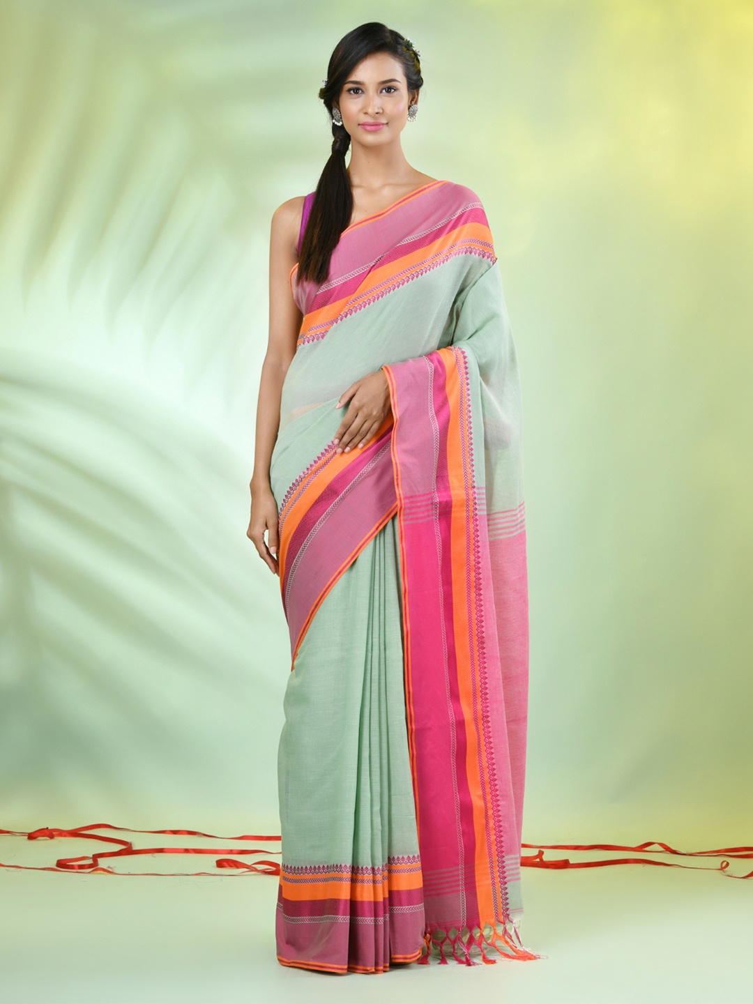 

Charukriti Solid Pure Cotton Saree, Green