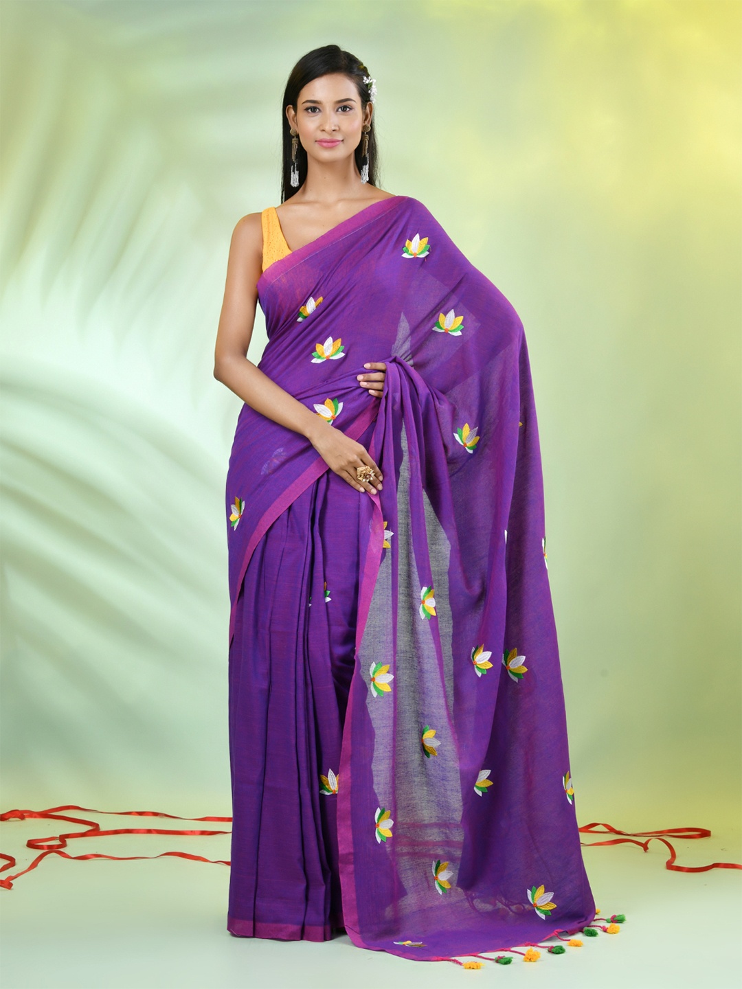 

Charukriti Floral Embroidered Pure Cotton Saree, Violet