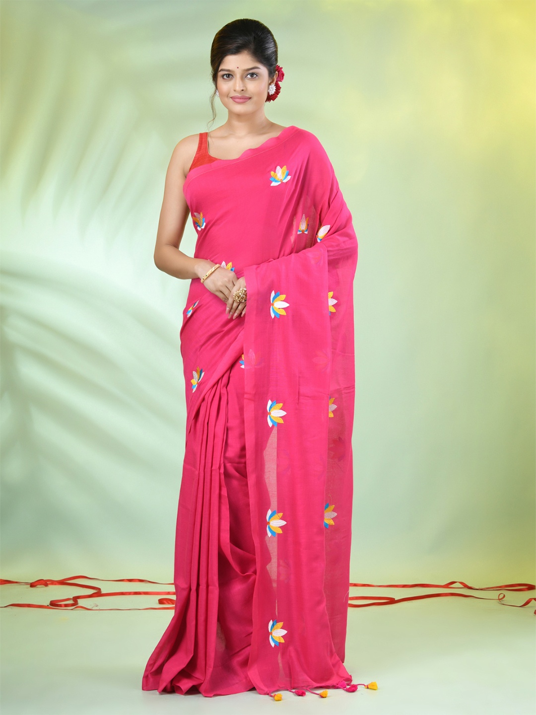 

Charukriti Floral Embroidered Pure Cotton Saree, Pink