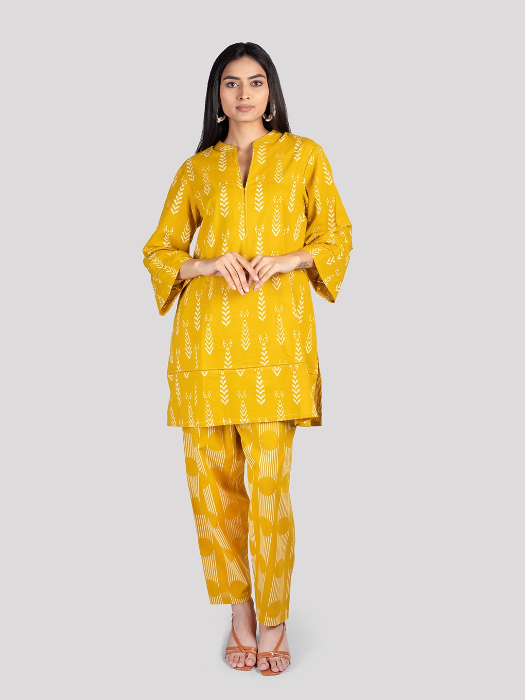 

HUE & HIDE WOMEN COTTON CO ORD SET LACE ON SLEEVES & HEM WITH COMFORT SALWAR, Yellow