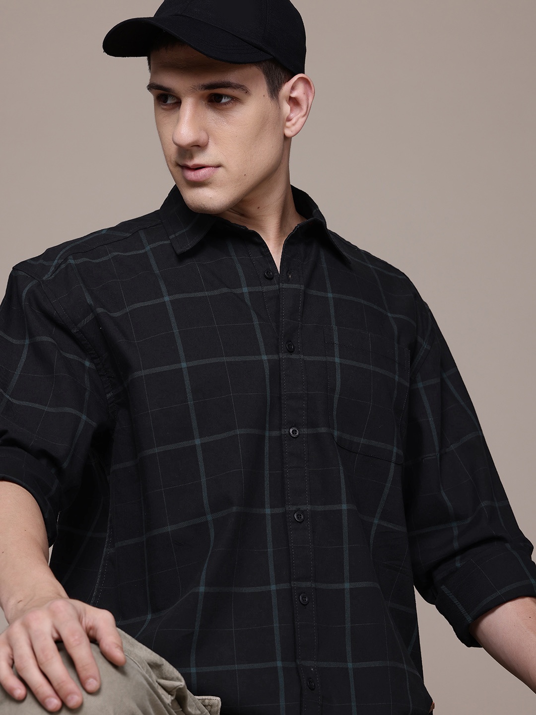 

Roadster Men Relaxed Checked Pure Cotton Casual Shirt, Black