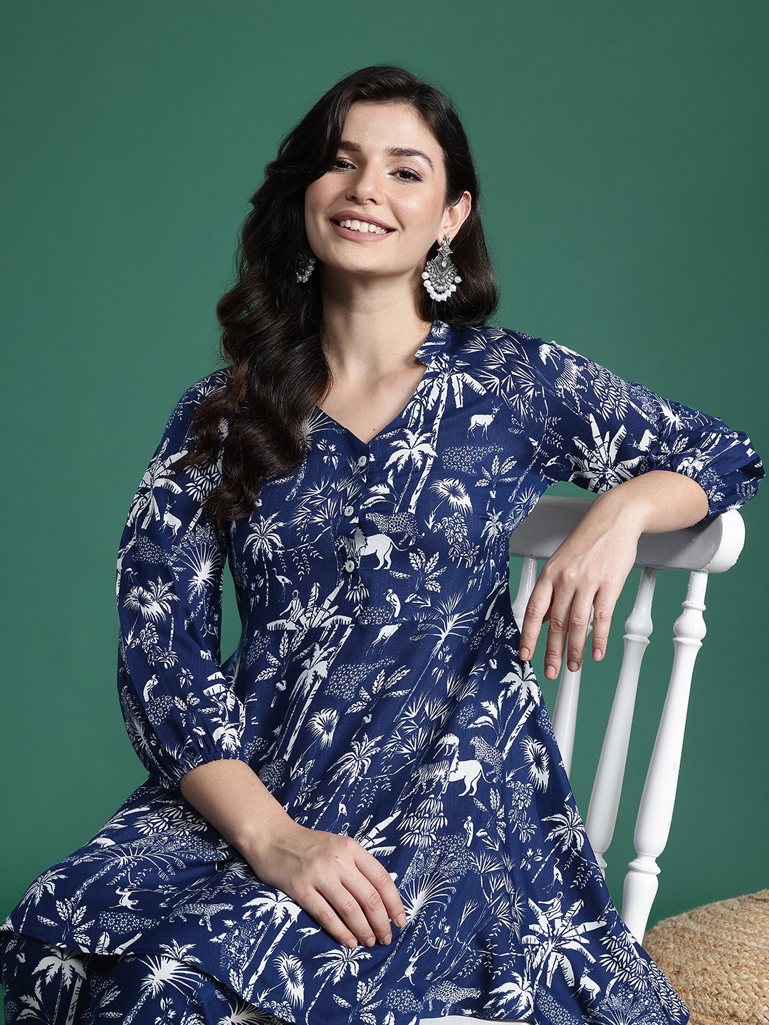 

Sangria Floral Print Pleated Kurta with Trousers, Navy blue