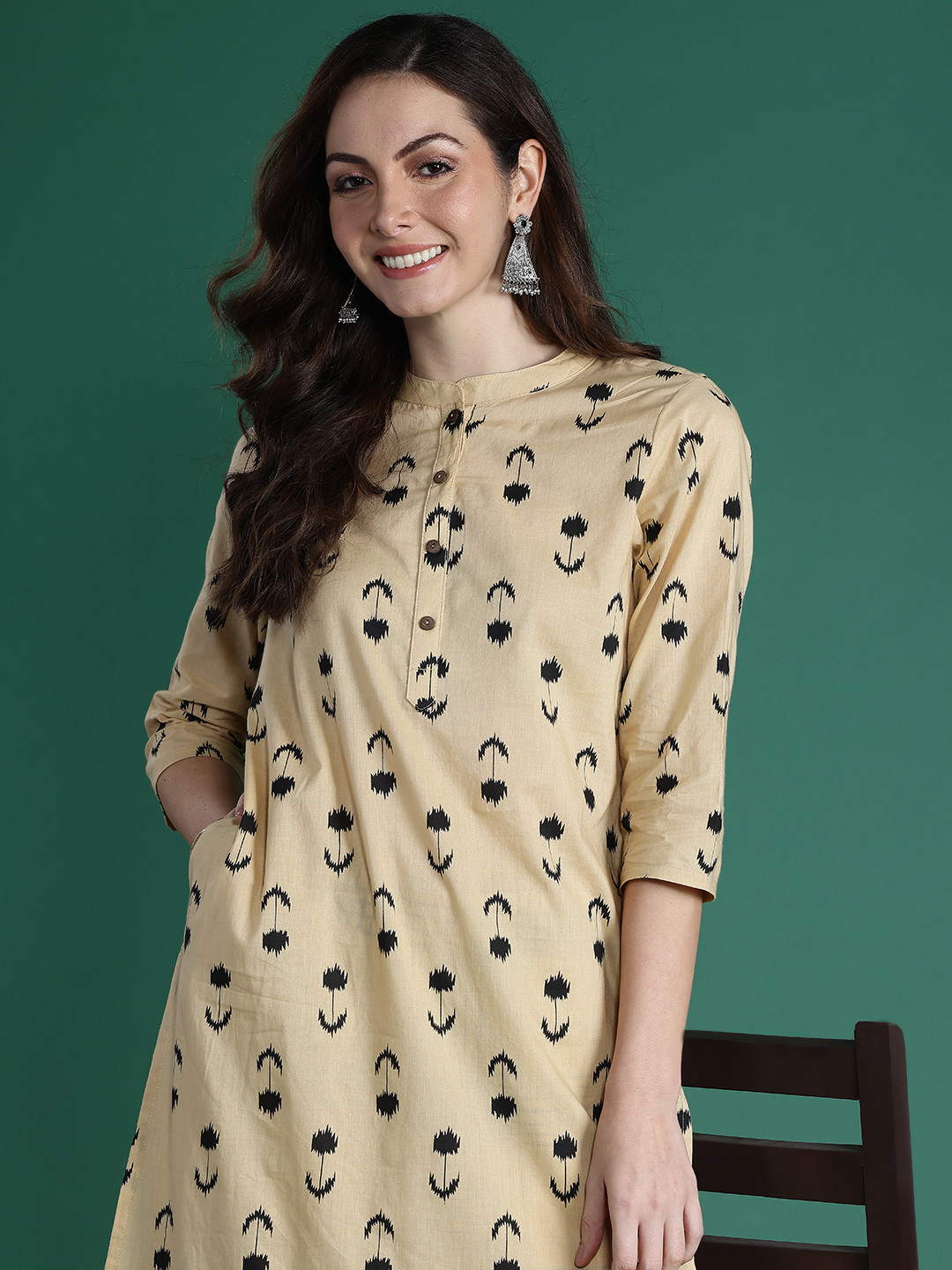

Sangria Floral Print Cotton Kurta Set, Beige