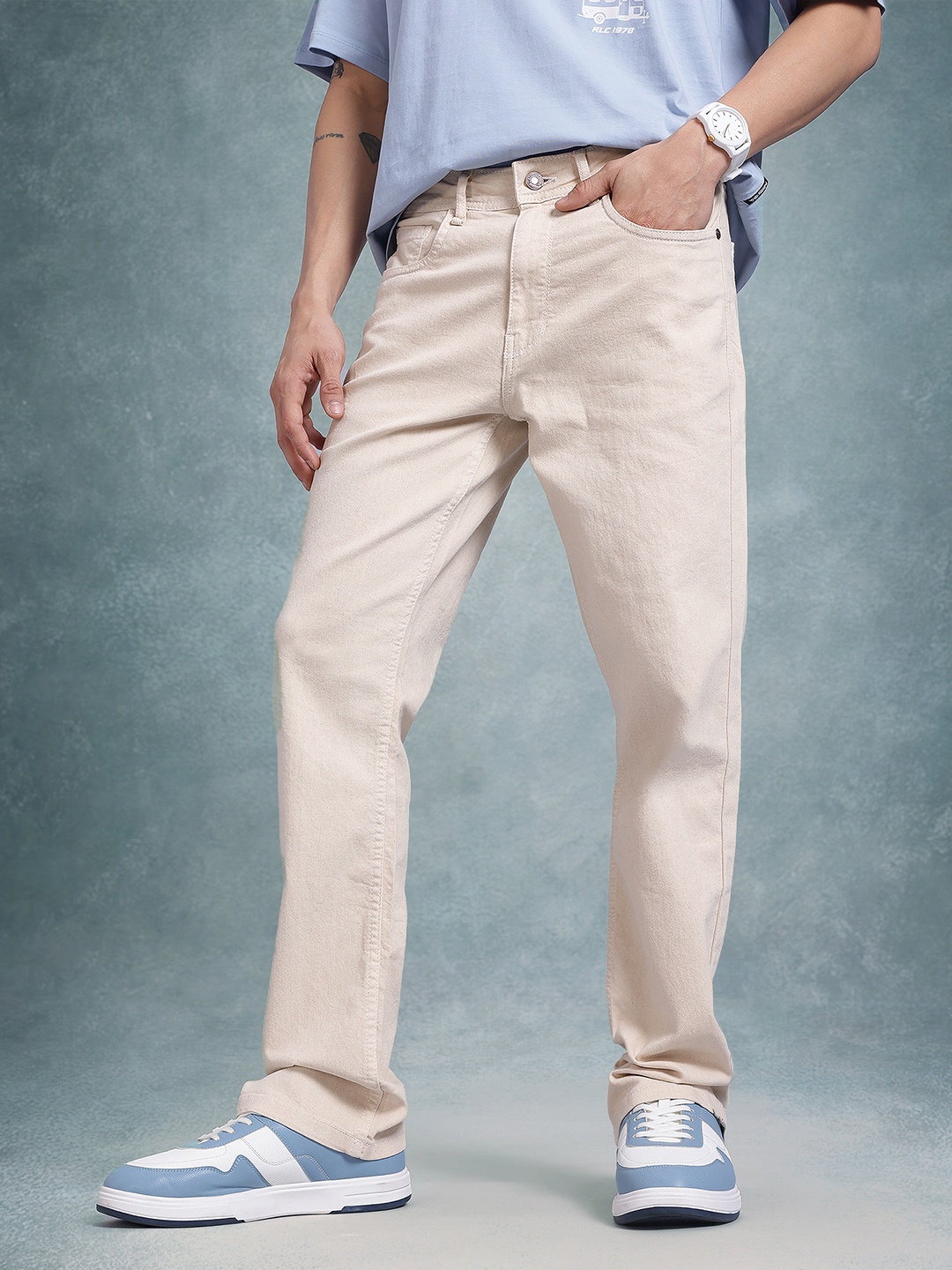 

The Roadster Life Co. Men Bootcut Stretchable Jeans, Beige