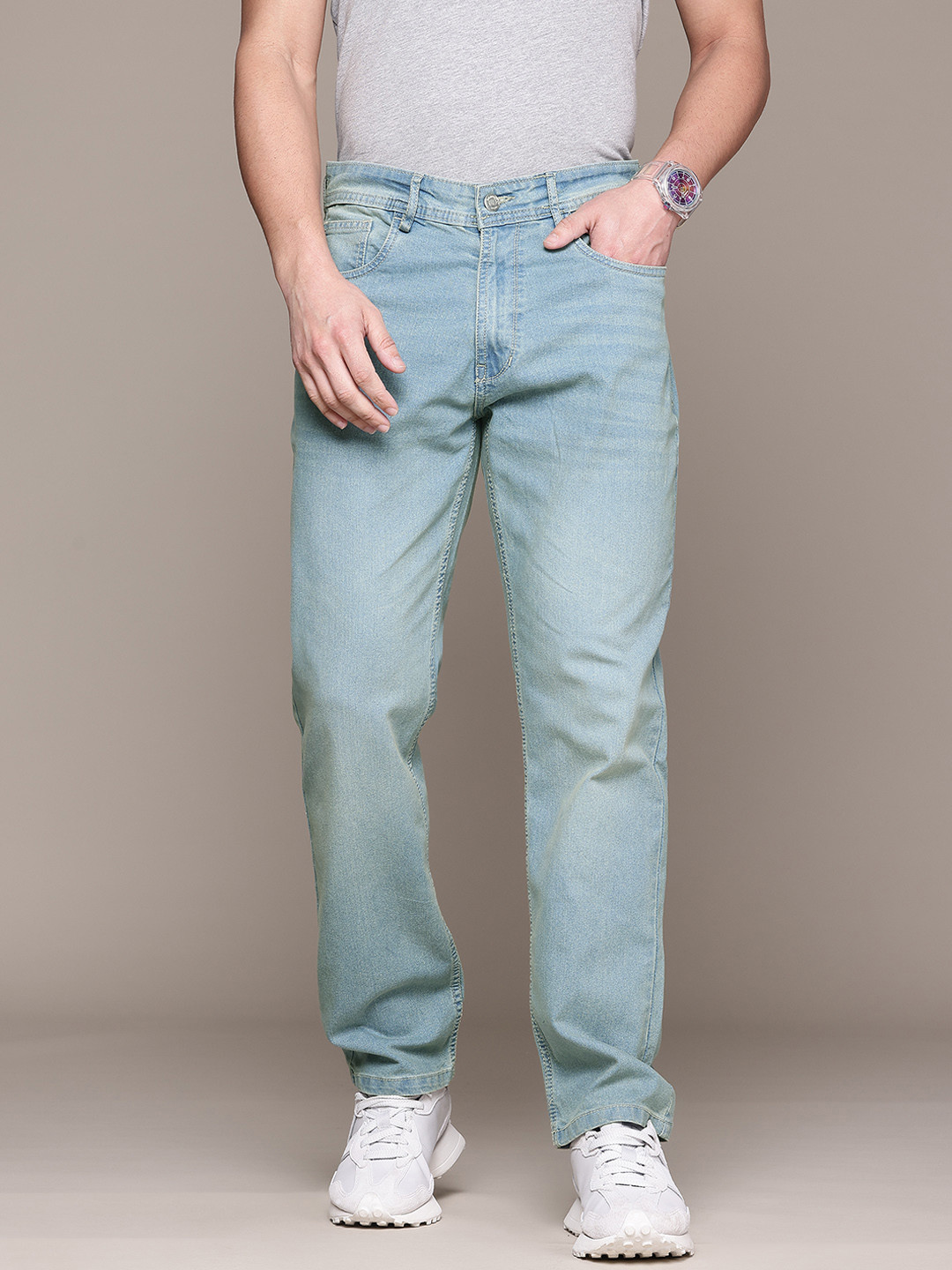 

The Roadster Lifestyle Co. Men Light Fade Stretchable Regular Jeans, Blue