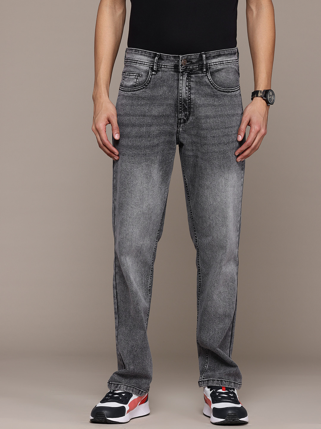 

The Roadster Lifestyle Co. Men Light Fade Stretchable Jeans, Grey