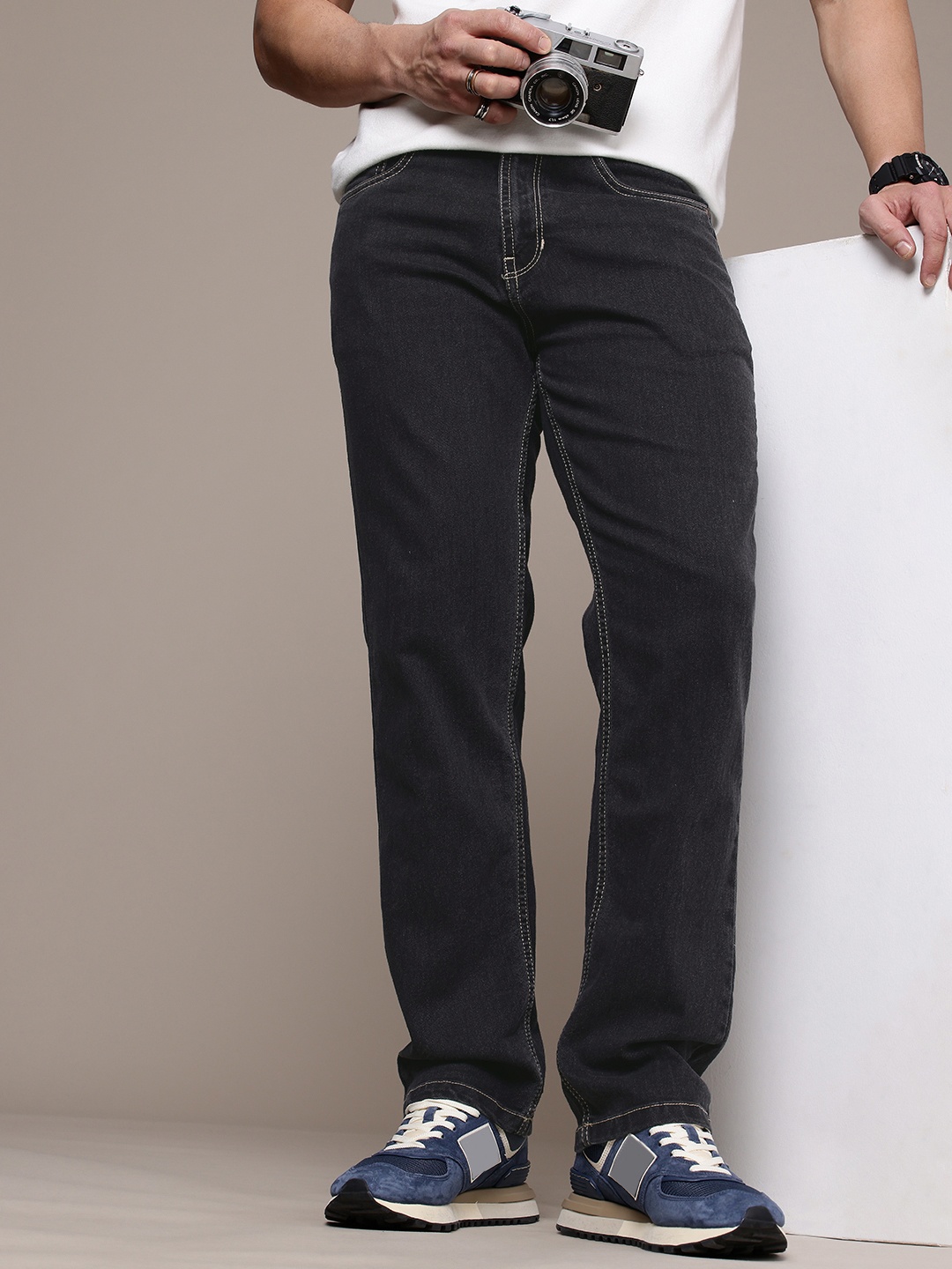 

The Roadster Life Co. Men Stretchable Jeans, Charcoal