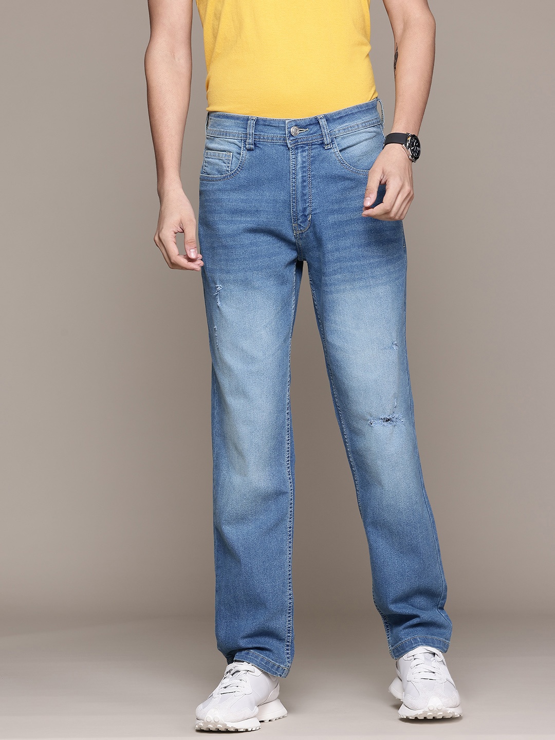 

The Roadster Lifestyle Co. Men Slash Knee Light Fade Regular Fit Stretchable Jeans, Blue