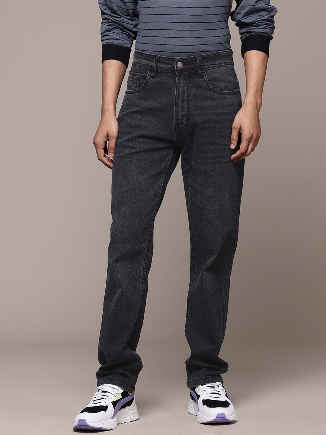 

The Roadster Lifestyle Co. Men Regular Fit Jeans, Black