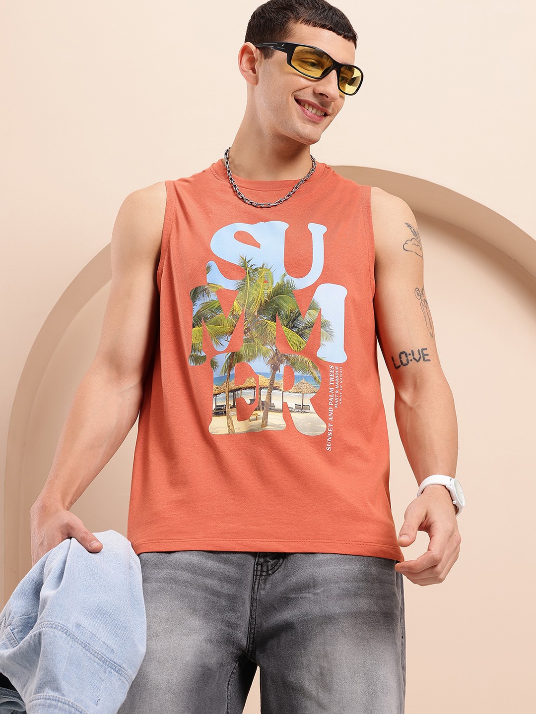 

Mast & Harbour Men Printed Relaxed Fit T-shirt, Rust