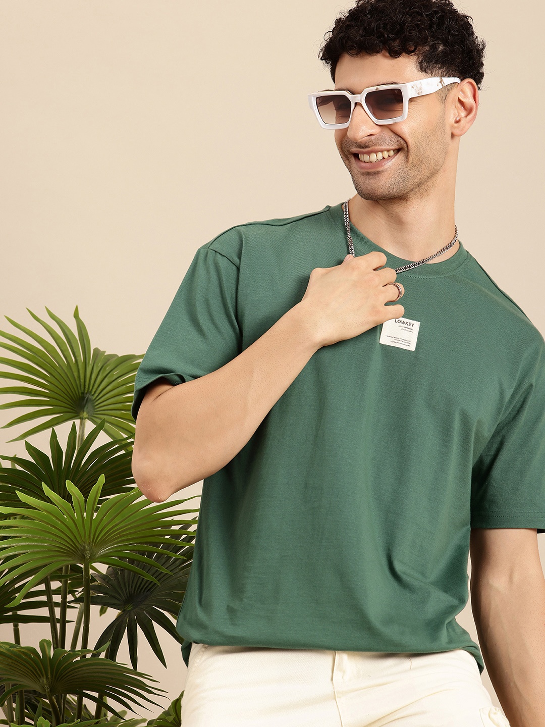 

Mast & Harbour Pure Cotton Drop-Shoulder Sleeves Relaxed Fit Applique T-shirt, Green