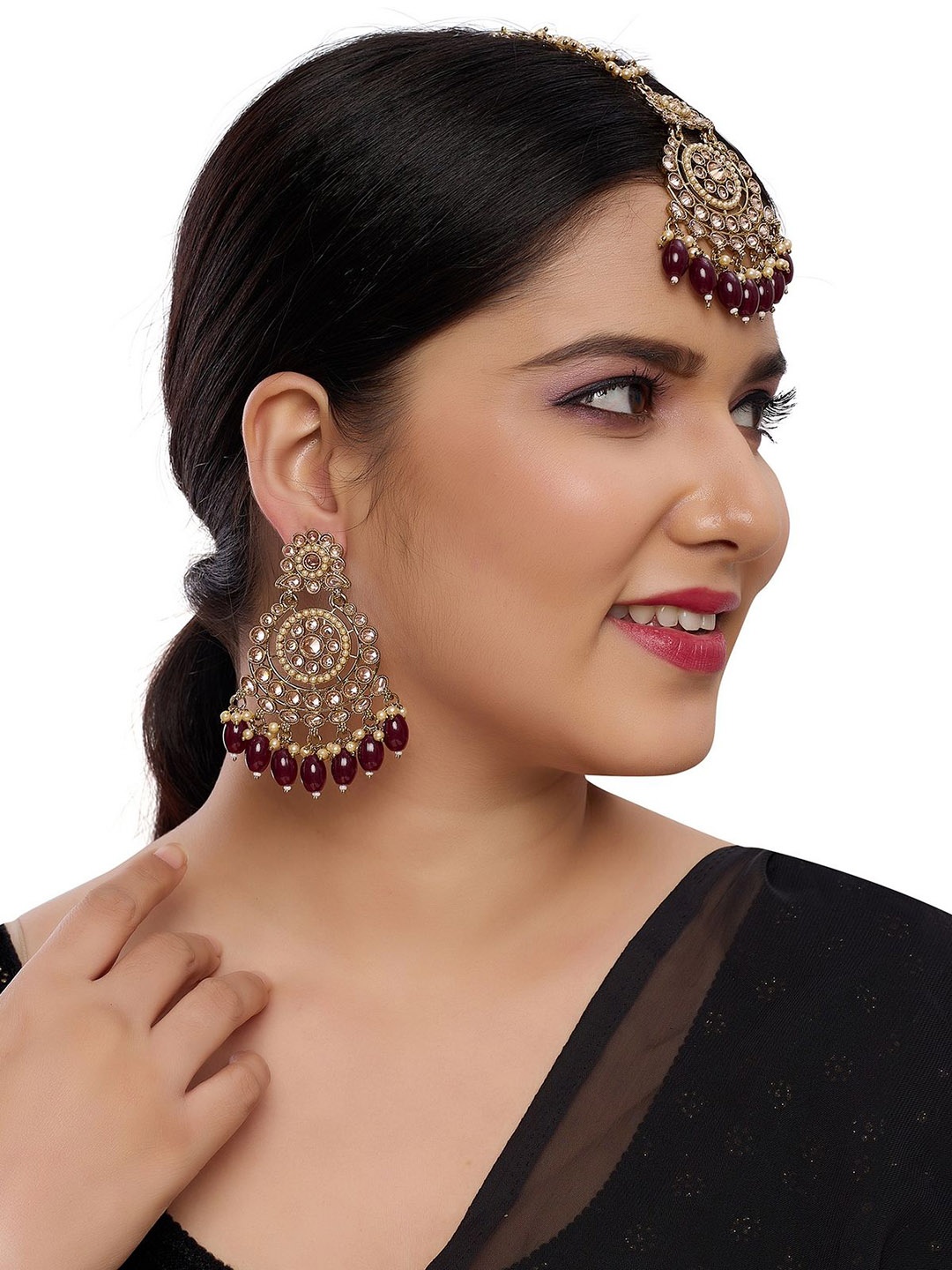 

Rhymee Gold Plated Stone Studded & Beaded Jewellery Set