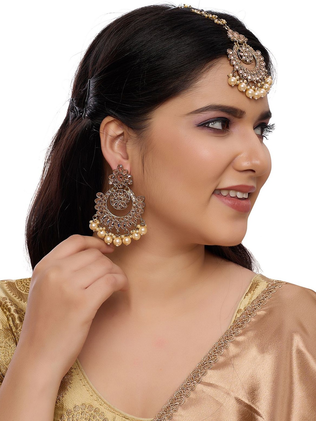 

Rhymee Gold-Plated Kundan-Studded & Beaded Jewellery Set