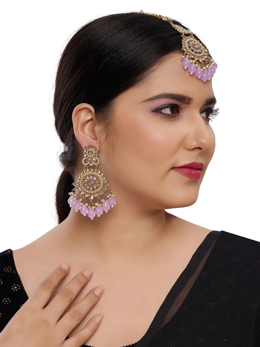 

Rhymee Gold-Plated Kundan-Studded & Beaded Maang Tika & Earrings