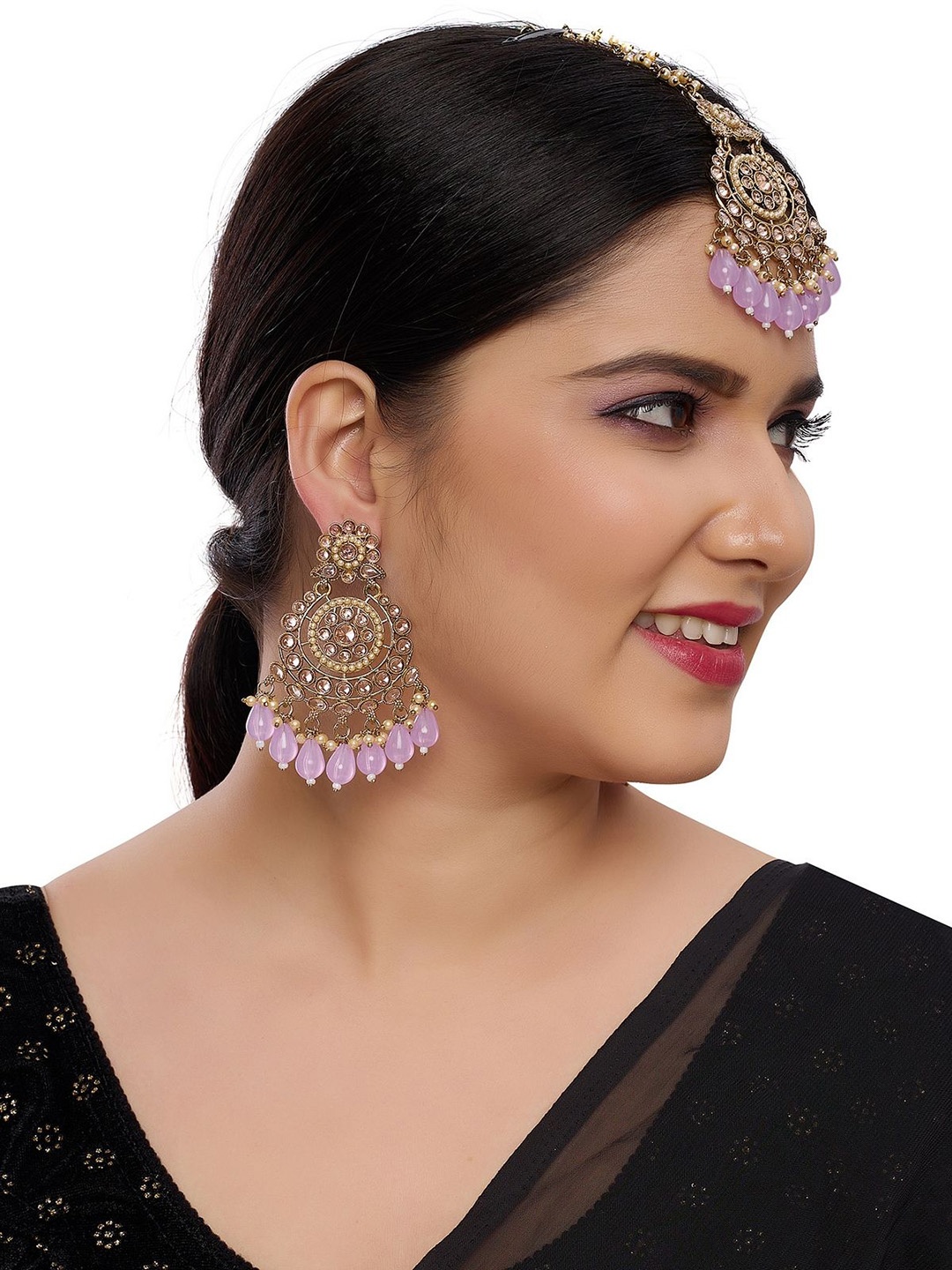 

Rhymee Gold-Plated Kundan Stone Studded & Pearls Beaded Jewellery Set