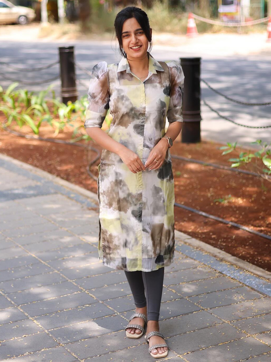 

Sun Fashion And Lifestyle Abstract Printed Organza Kurta, Cream
